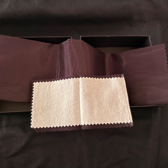 Lagos Box with Sheer Fabric and Cleaning Cloth-New - Picture 5 of 5